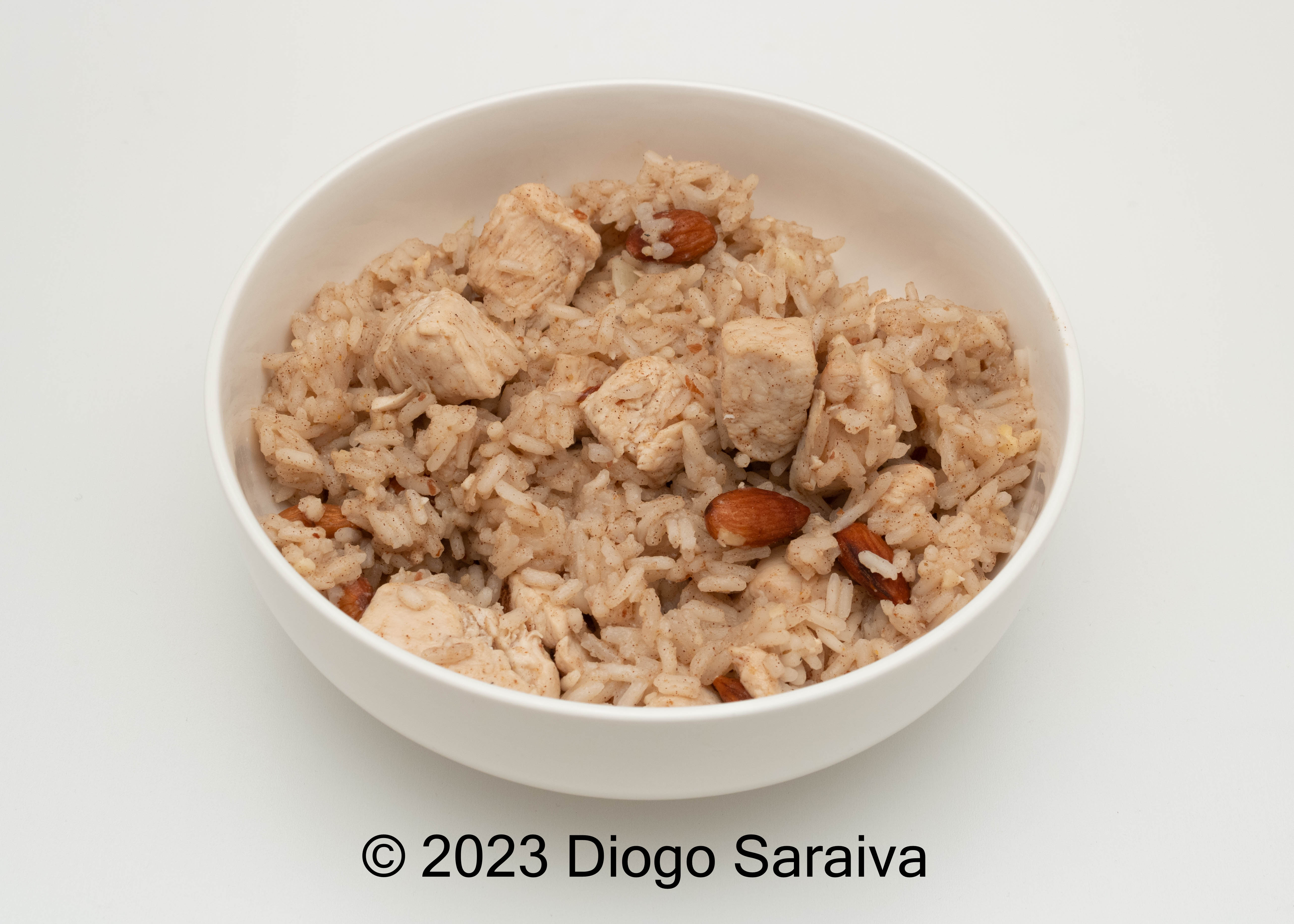 Arroz com Frango e Amêndoas