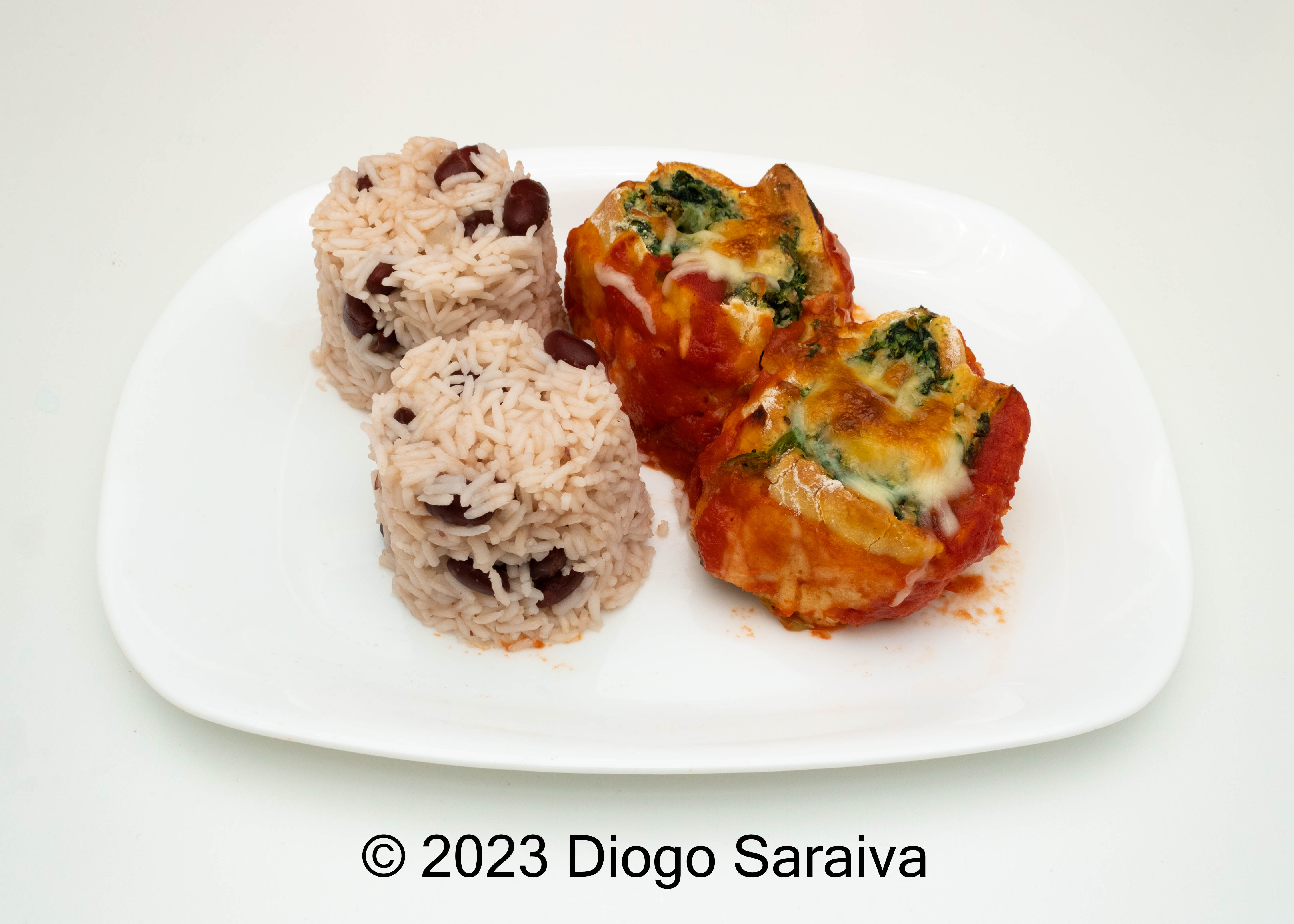 Rotolo de Espinafres com Arroz de Feijão